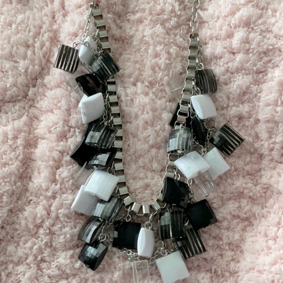 MOTF CURATED JEWLERY SET - Picture 2 of 4